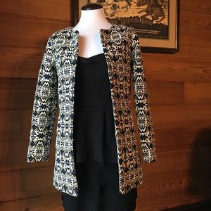 IVIVI 🌟 Geometric Eagle Cream & Navy Jacket